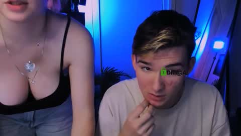 Snapshot of daisy_candy chatting on 12-20-25, 11:34 Little Di online show from 12-20-25, 11:34