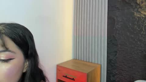 daisy_girll online show from 09-12-25, 12:27