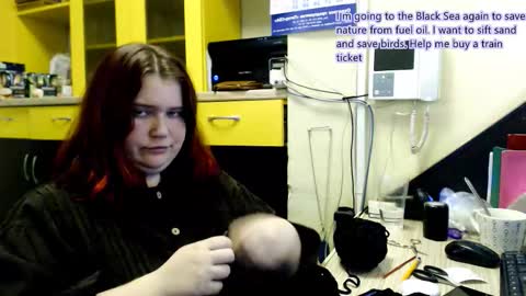 Snapshot of daisy_low chatting on 12-16-25, 05:07 Alexandra online show from 12-16-25, 05:07