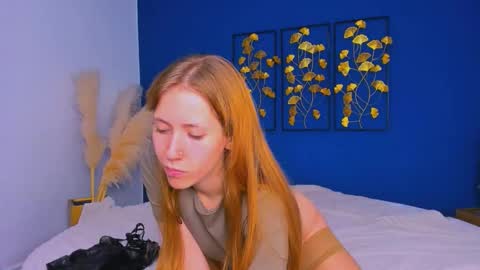 Daisy Swanson online show from 10-29-25, 03:47