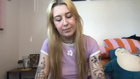 daisymynx online show from 04-16-26, 01:06