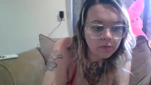 Snapshot of daisytucson chatting on 04-23-26, 10:12 DaisyTucson online show from 04-23-26, 10:12