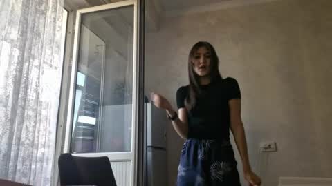 Snapshot of daisyzebley chatting on 05-16-26, 10:36 Jasmin online show from 05-16-26, 10:36