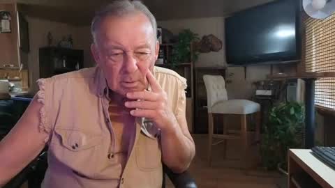 Snapshot of dakit2 chatting on 09-14-25, 07:24 dakit online show from 09-14-25, 07:24