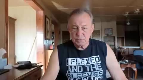 Snapshot of dakit2 chatting on 10-20-25, 03:56 dakit online show from 10-20-25, 03:56