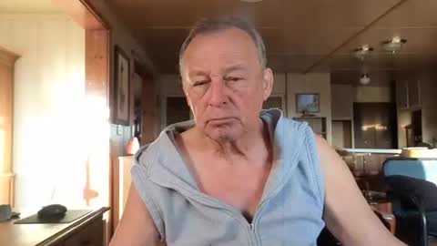 Snapshot of dakit2 chatting on 10-25-25, 02:56 dakit online show from 10-25-25, 02:56