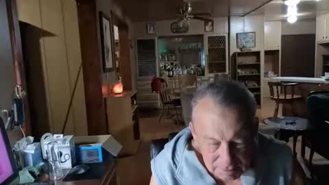 Snapshot of dakit2 chatting on 11-04-25, 01:43 dakit online show from 11-04-25, 01:43