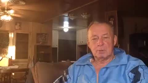 Snapshot of dakit2 chatting on 11-23-25, 03:01 dakit online show from 11-23-25, 03:01