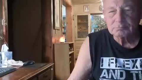 Snapshot of dakit2 chatting on 11-25-25, 02:00 dakit online show from 11-25-25, 02:00