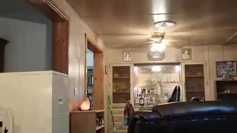 Snapshot of dakit2 chatting on 12-14-25, 04:34 dakit online show from 12-14-25, 04:34