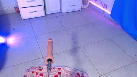 VALENTINA  online show from 06-15-26, 05:42