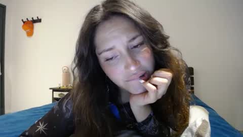 IG  dakotasofiaa online show from 06-26-26, 11:31
