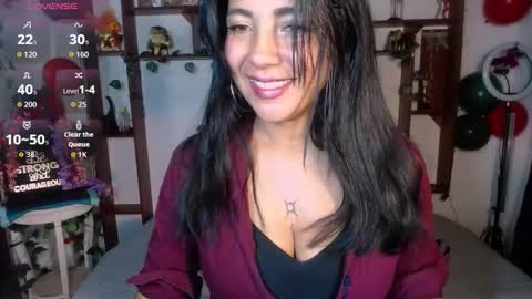 Caroliina online show from 12-22-25, 07:44