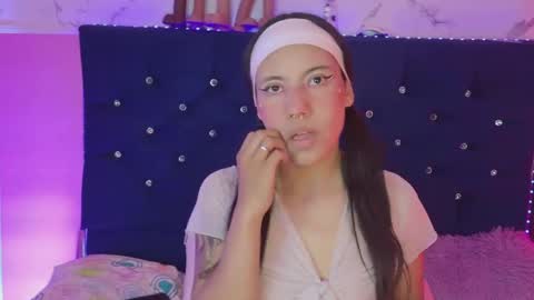 dakotaa_johnson online show from 05-31-26, 06:09