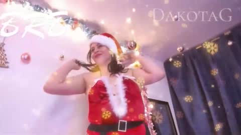 Dakotaagray online show from 12-20-25, 02:07