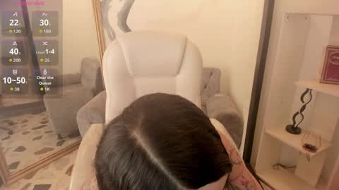 Snapshot of dakotababy_ chatting on 05-20-26, 11:00 Dakota Baby online show from 05-20-26, 11:00