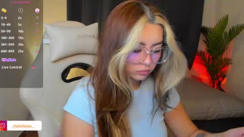 dakottaa__ online show from 05-23-26, 12:05