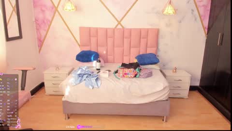 Snapshot of dalas_sr chatting on 01-22-25, 12:17 Liz online show from 01-22-25, 12:17