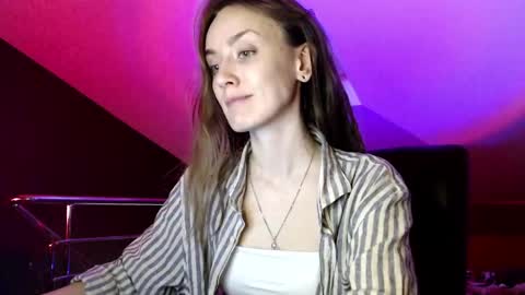 Dalia  online show from 01-06-25, 01:19