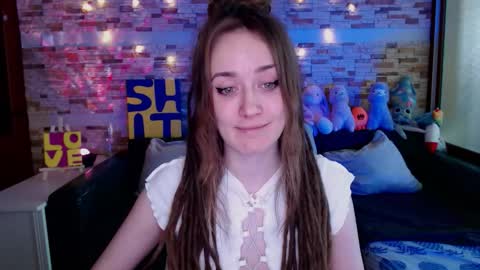 Snapshot of dalia_peach chatting on 12-21-25, 09:38 Dalia online show from 12-21-25, 09:38