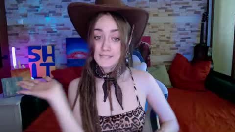 Snapshot of dalia_peachy chatting on 07-21-26, 10:28 Dalia online show from 07-21-26, 10:28