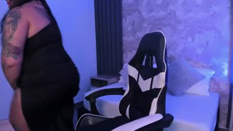D A L I A  online show from 06-18-26, 07:29