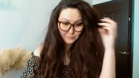 Snapshot of dalidayes chatting on 03-08-25, 05:59 Dali online show from 03-08-25, 05:59