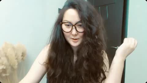 Snapshot of dalidayes chatting on 12-14-25, 04:56 Dali online show from 12-14-25, 04:56