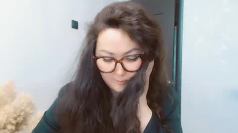 Snapshot of dalidayes chatting on 06-07-26, 02:37 Dali online show from 06-07-26, 02:37