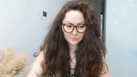 Snapshot of dalidayes chatting on 06-21-26, 05:10 Dali online show from 06-21-26, 05:10