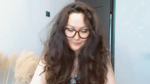 Snapshot of dalidayes chatting on 06-28-26, 06:08 Dali online show from 06-28-26, 06:08