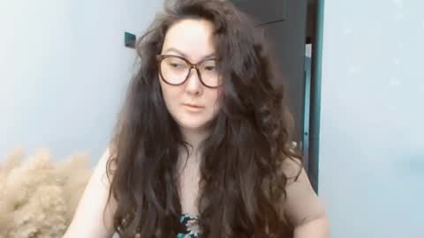 Snapshot of dalidayes chatting on 06-29-26, 05:57 Dali online show from 06-29-26, 05:57