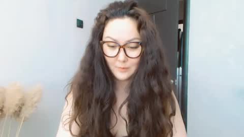 Snapshot of dalidayes chatting on 07-19-26, 04:27 Dali online show from 07-19-26, 04:27