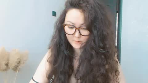 Snapshot of dalidayes chatting on 07-25-26, 05:49 Dali online show from 07-25-26, 05:49
