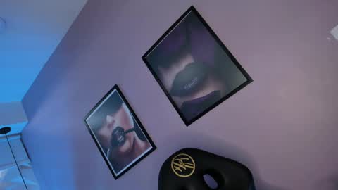 Snapshot of dalila_thoms chatting on 12-18-24, 04:39 Dalila online show from 12-18-24, 04:39
