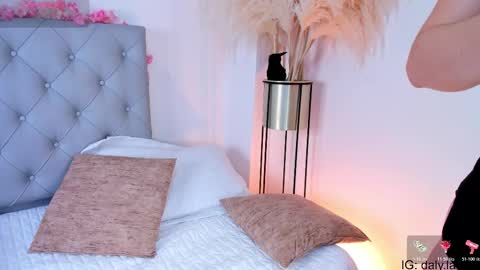 Dalyla online show from 10-31-25, 12:28