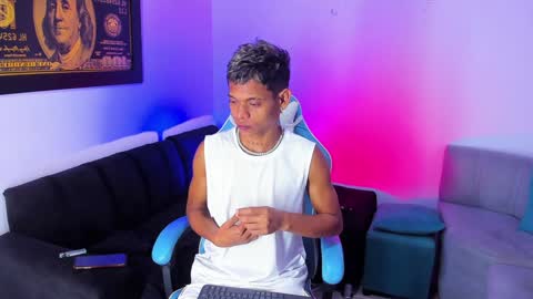 Snapshot of damar_felipe chatting on 01-10-25, 11:33 damar_felipe online show from 01-10-25, 11:33