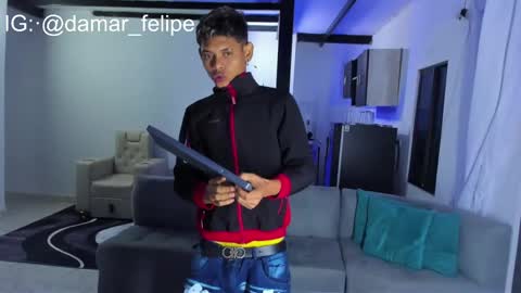 Snapshot of damar_felipe chatting on 02-10-25, 11:15 damar_felipe online show from 02-10-25, 11:15