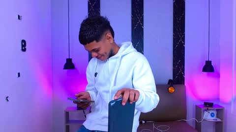 Snapshot of damar_felipe chatting on 10-12-25, 04:11 damar_felipe online show from 10-12-25, 04:11