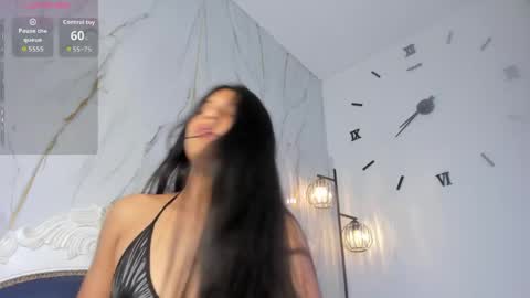 Snapshot of damelisgrey chatting on 05-27-26, 01:57 D A M online show from 05-27-26, 01:57