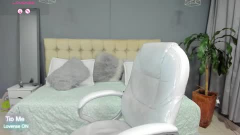 Snapshot of damian23_ chatting on 09-24-25, 10:18 DAMIAN online show from 09-24-25, 10:18