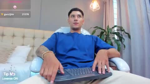 Snapshot of damian23_ chatting on 10-09-25, 02:26 DAMIAN online show from 10-09-25, 02:26