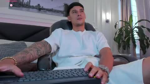 DAMIAN online show from 04-01-26, 03:42