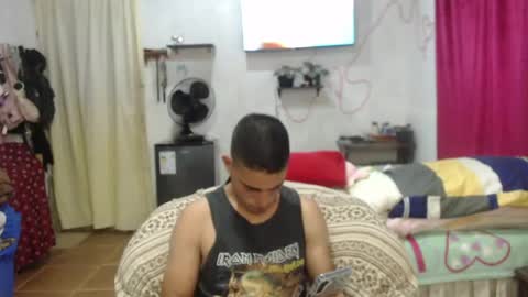 Snapshot of damian_29 chatting on 05-07-26, 11:43 Damian online show from 05-07-26, 11:43