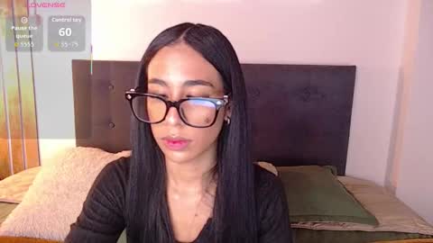 Snapshot of damian_n_lissa chatting on 12-18-25, 01:33 damian_n_lissa online show from 12-18-25, 01:33