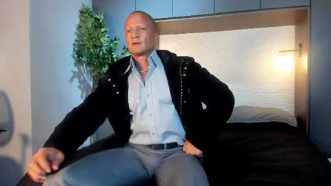 Snapshot of damiancavalli chatting on 07-23-26, 11:52 Damian online show from 07-23-26, 11:52
