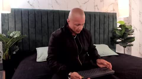 Snapshot of damiancavalli chatting on 07-26-26, 11:39 Damian online show from 07-26-26, 11:39
