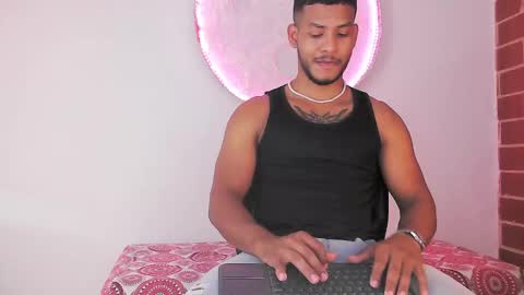 Snapshot of damiann_rees chatting on 01-08-25, 07:34 instagram damiannreed. online show from 01-08-25, 07:34