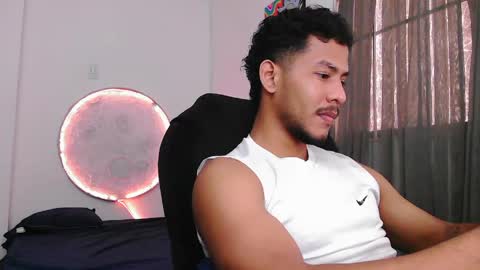 Snapshot of damiann_rees chatting on 05-20-26, 04:02 instagram damiannreed. online show from 05-20-26, 04:02