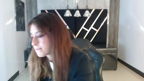 Snapshot of damiaoshun_ch chatting on 05-17-26, 01:18 Damia online show from 05-17-26, 01:18
